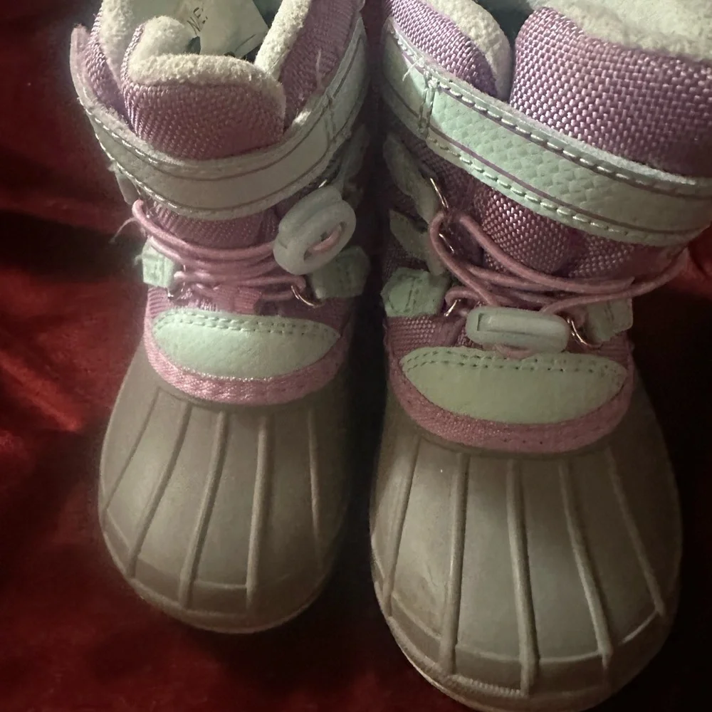 wonder nation Purple and Gray Kids Snow Boots‎